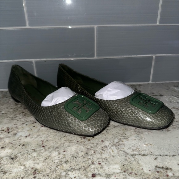 Size 9 Tory Burch Flats - Picture 4 of 10